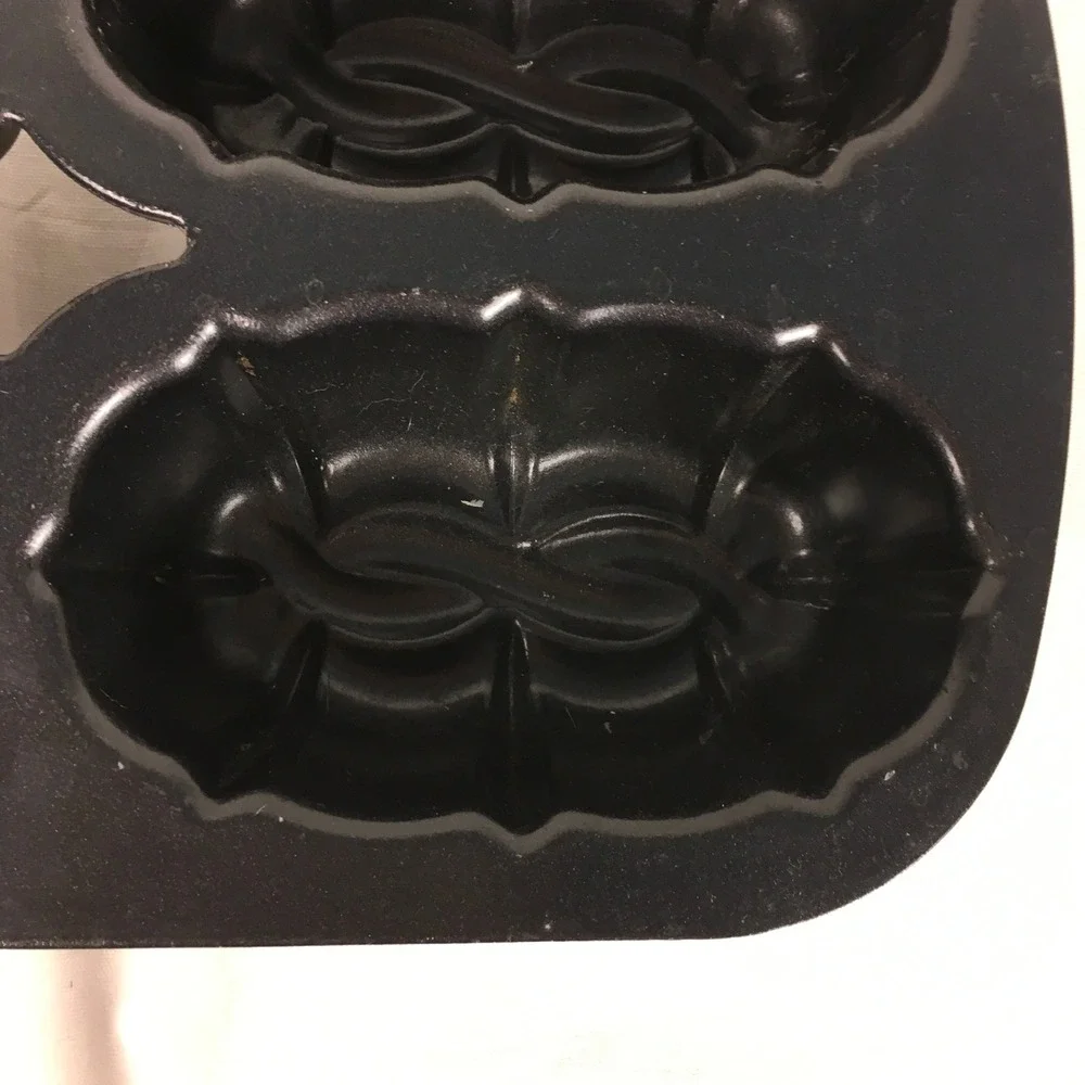 Nordic Ware 4 Mini Bundt Loaf Pan Mold Heavy Cast Aluminum‎ Bakeware